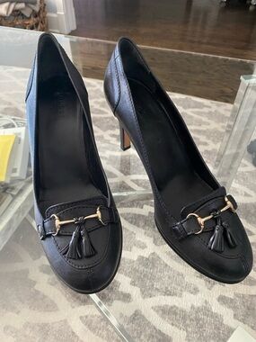 Gucci Black Leather Tassel Pump with Gold Bit